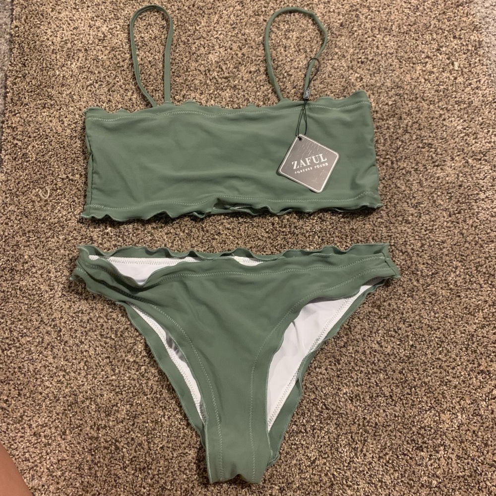 Lettuce Trim Bikini Set
